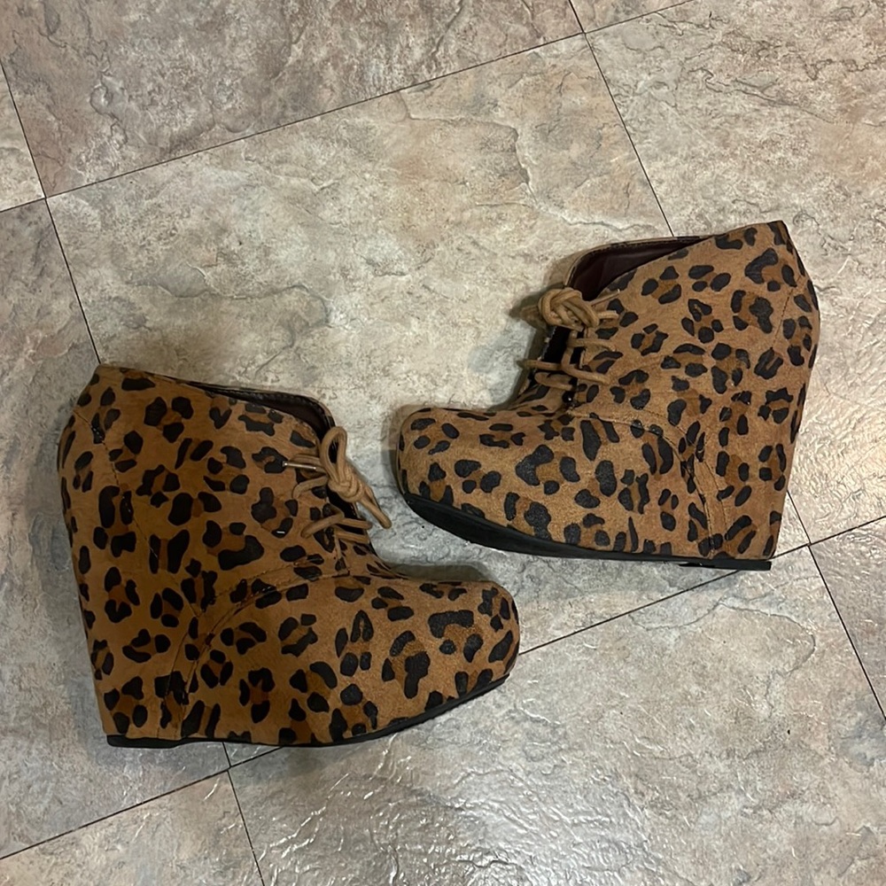 Wedges size 6